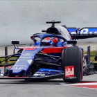 El ruso Daniil Kvyat ha revolucionado hoy los ensayos de F-1 de Montmeló al lograr el mejor tiempo con el Toro Rosso-Honda.