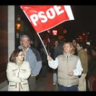 Nada más conocerse la victoria del PSOE en las elecciones generales, la gente de León se lanzó a la calle para celebrar el triúnfo de su paisano José Luis Rodríguez Zapatero.