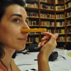 El taller sobre el olfato despertó la curiosidad de los participantes en Astorga.