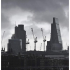 Varias nubes sobre la City de Londres. ANDY RAIN