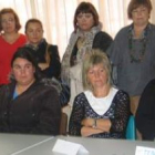 En la imagen tomada ayer, parte de las mujeres que siguen el nuevo taller de empleo.