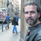 El actor Willy Toledo posa durante una visita a Barcelona, en marzo del 2006.