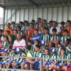 Schuster fue la gran atracción entre los niños del campus.