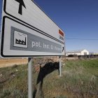 Cartel indicador del polígono industrial de Santa María del Páramo.