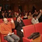 Los consejeros, durante una de las votaciones de la sesión plenaria celebrada ayer en la Ciuden
