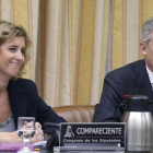 Ana María Martínez-Pina y Sebastián Albella, candidatos del Gobiernos a vicepresidente y presidente de la CNMV, en la Comisión de Economía del Congreso.