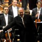 Jesús López Cobos dirigiendo a la Orquesta Sinfónica de Galicia