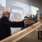 El presidente de los Estados Unidos, Donald Trump, a su llegada a la cita de Davos. GIAN EHRENZELLER