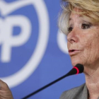 Esperanza Aguirre durante una rueda de prensa.