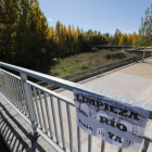 Los vecinos de Puente Castro reclaman desde el verano la limpieza del río Torío