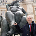 Botero ante una de sus obras. ANDY RAIN