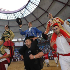Pese al mal juego que dio el ganado, la terna que protagonizó el festejo de la tarde de ayer fue sacada a hombros por los aficionados.