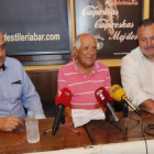 Cachafeiro, Macías y Eduardo Morán, en la presentación. DE LA MATA