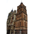 Una bella imagen de las dos torres de la Catedral de Astorga