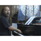 Imagen de Velpister al piano.
