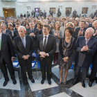 De izquierda a derecha, el presidente de Iberdrola, José Ignacio Sánchez Galán, el exlendakari Carlos Garaikoetxea, el lendakari Patxi López, su esposa, Begoña Gil, el exlendakari José Antonio Ardanza y el consejero de Interior, Rodolfo Ares.