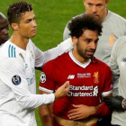 Salah abandona el campo
