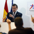 El presidente Mariano Rajoy, durante la rueda de prensa que ofreció ayer en Milán (Italia).