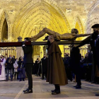 Salida del Vía Crucis desde la Catedral. M.A.Z.