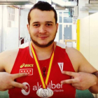 Saúl (i) lograba el mayor éxito de la delegación leonesa con el oro en 800. Pardo también contribuyó al sobresaliente con la plata. DL