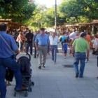 Cientos de personas se acercaron ayer a la feria de Coyanza