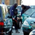 La policía francesa durante la operación en París
