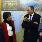 Faustino Sánchez, Mercedes Martín, Jorge Álvarez y Rosa Cobo tras la firma del convenio entre Acuaes y Payuelos. ACACIO