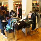 Las tiendas de ropa son unas de las más afectadas por la caída en picado el consumo.