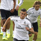 Bale trabajó ayer con el resto de futbolistas del Madrid.
