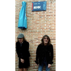 Angus Young y su hermano Malcom.