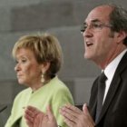 Gabilondo interviene en presencia de Fernández de la Vega, tras el Consejo de Ministros.
