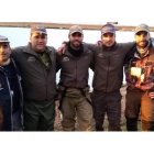 El equipo campeón del torneo en el lago Jabares posa en grupo una vez finalizada la competición que cerró la campaña.