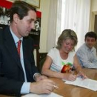 Los representantes de ambas entidades firman el acuerdo