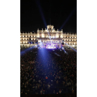 La plaza Mayor llena durante la Nochevieja Universitaria. J.M. GARCÍA