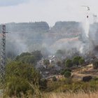 El incendio sofocado era fácilmente visible desde toda la ciudad de Ponferrada. ANA F. BARREDO