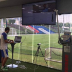 David Utrera maneja las máquinas del gimnasio de la Aspire Zone.