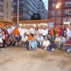 Rodríguez Picallo junto a las jugadoras de los equipos participantes en el torneo de balonmano.