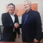 Samuel Folgueral y José Luis Prieto, en la sede de USE Bierzo. DL