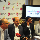 Los intervinientes, en el acto de presentación. JAVIER SUÁREZ-QUIÑONES