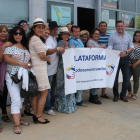 Integrantes de la plataforma Todos Somos Ecuador en su local de El Toralín, ayer. M.M.
