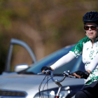 La presidenta Rousseff, en bicicleta el día antes de comparecer por el 'impeachment'.