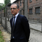 El ministro alemán de Exteriores, Heiko Maas, durante su visita al campo de exterminio de Auschwitz.