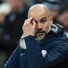 Pep Guardiola se lamenta por la derrota de sus jugadores ante el Newcastle.
