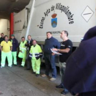 Parte de los trabajadores del servicio, durante una de las asambleas que han mantenido.