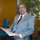 Rafael Español posa antes de una de junta de accionistas de La Seda.