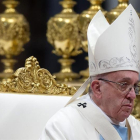 El papa Francisco hoy en la Basílica de San Pedro, un día en el que la Iglesia festeja la Jornada Mundial de la Paz.