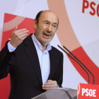Rubalcaba, en la rueda de prensa que ofreció ayer.
