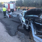 Estado en el que quedó el coche tras el accidente. BOMBEROS DE LEÓN