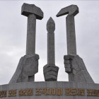 El monumento al Partido de los Trabajadores de Corea del Norte en Piongyang.