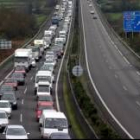 Los accidentes de tráfico, además de víctimas, ocasionan grandes retenciones